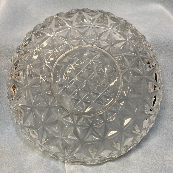 Mt Vernon imperial Pressed Crystal Crisscross Inverted Diamond Pattern Bowl - Picture 6 of 12